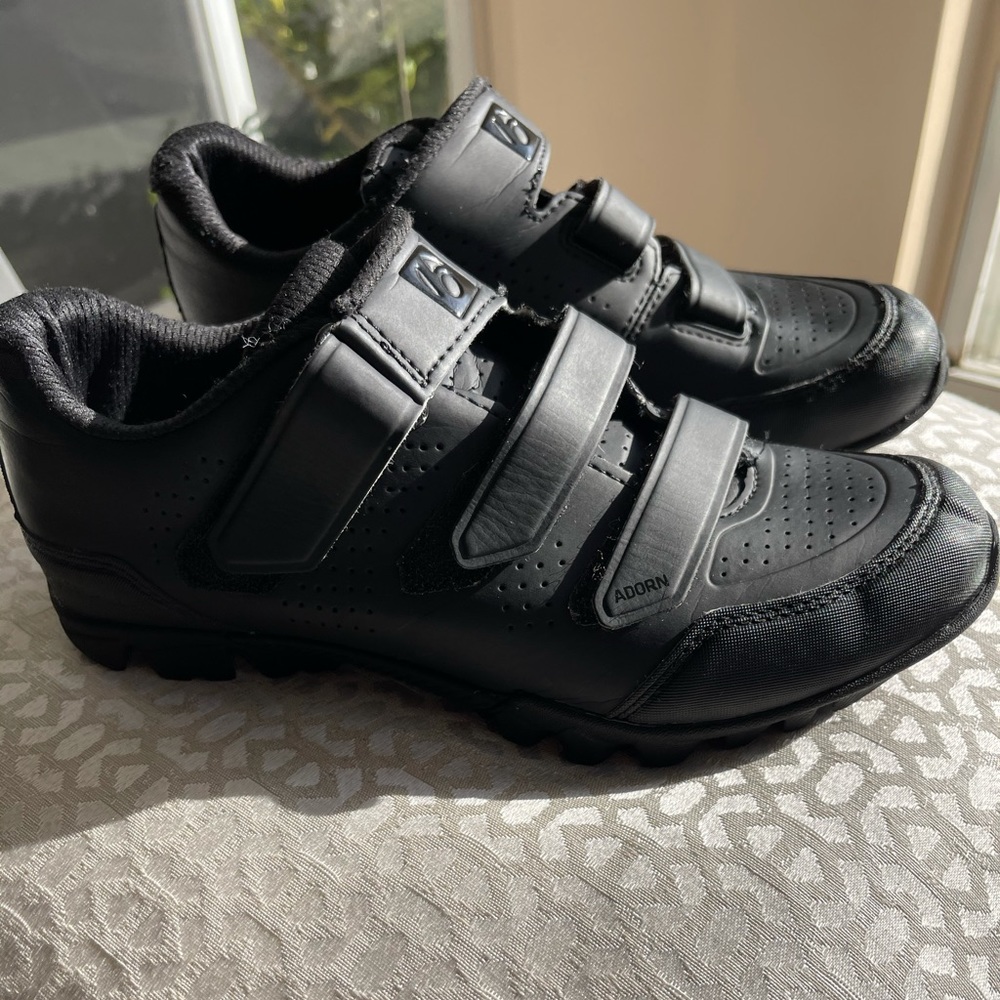 Spin shoes